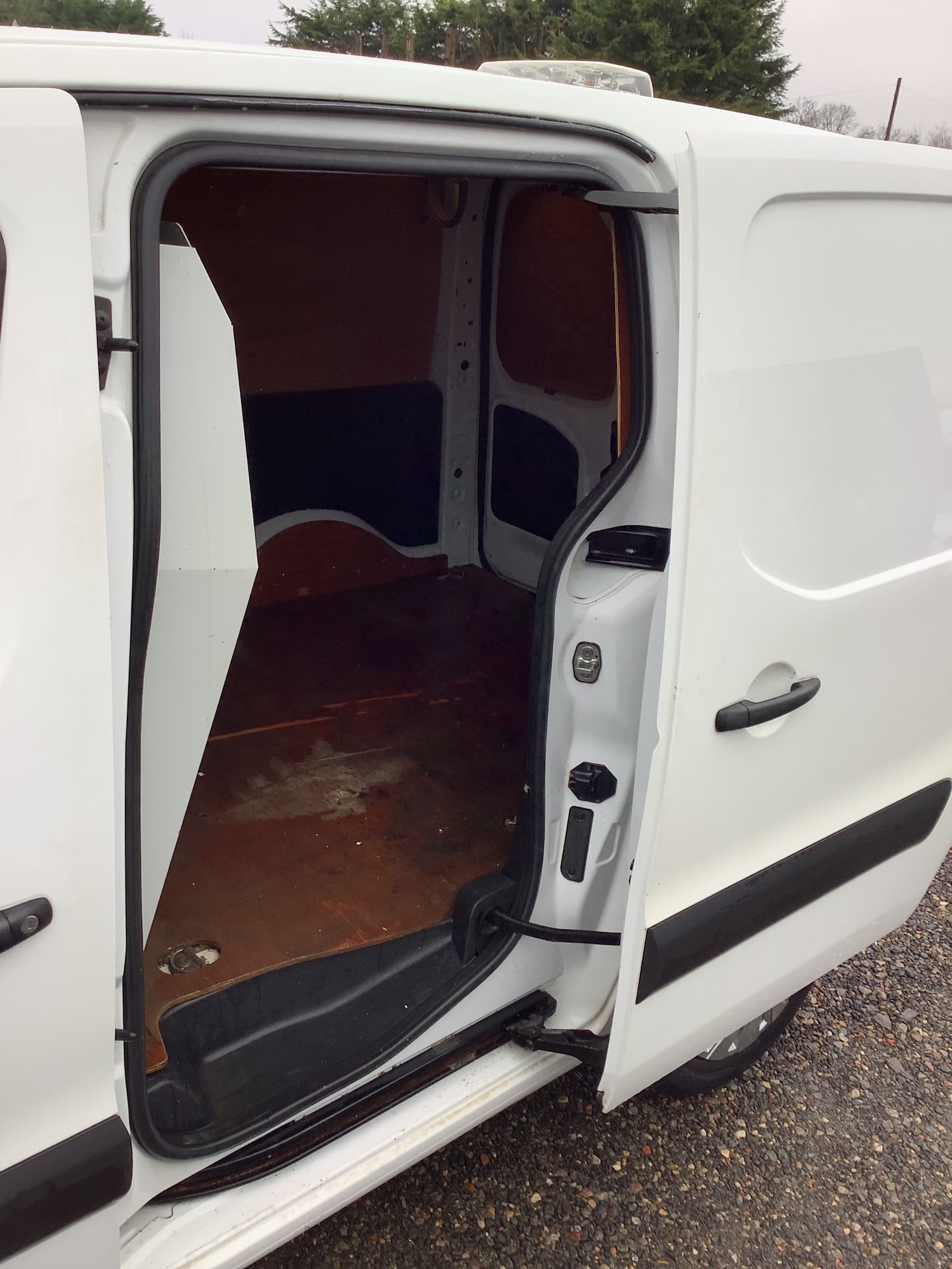 Used Peugeot Partner 2016 for sale - 77390050: Photo 11