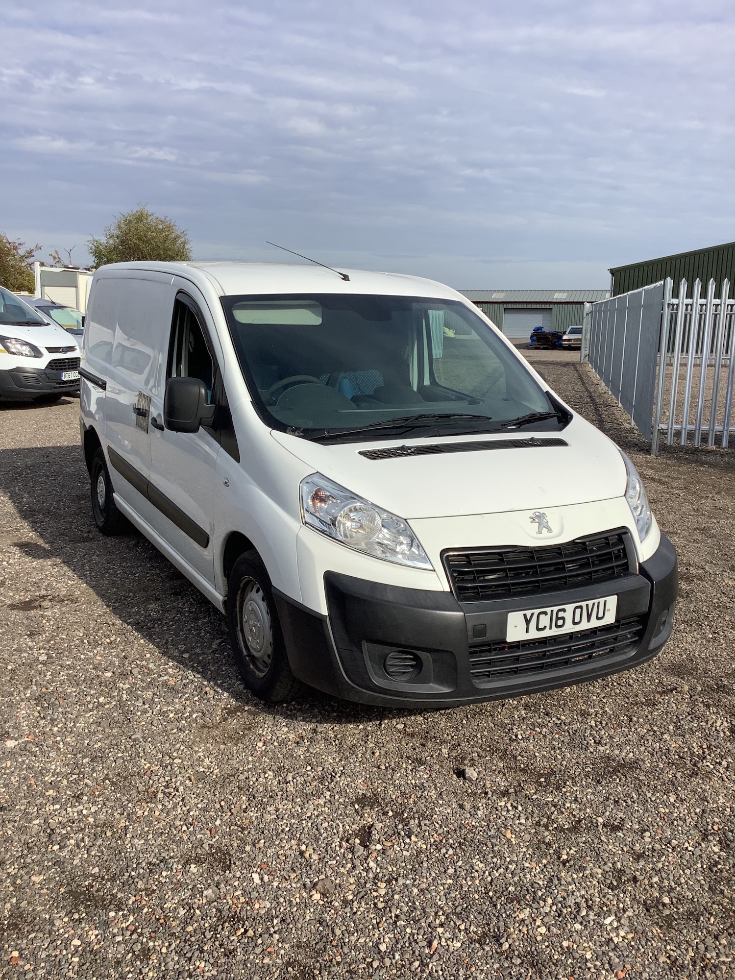 Used Peugeot Expert 2016 for sale - 76149735: Photo 2