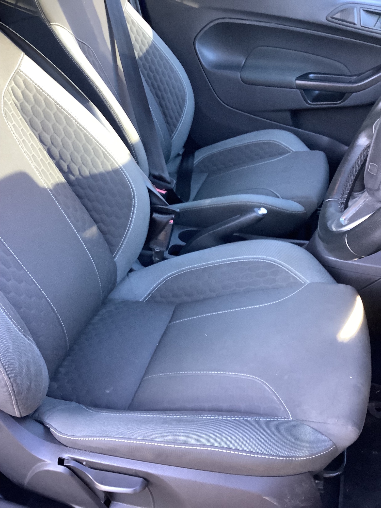 Used Ford Fiesta 2015 for sale - 77128111: Photo 12