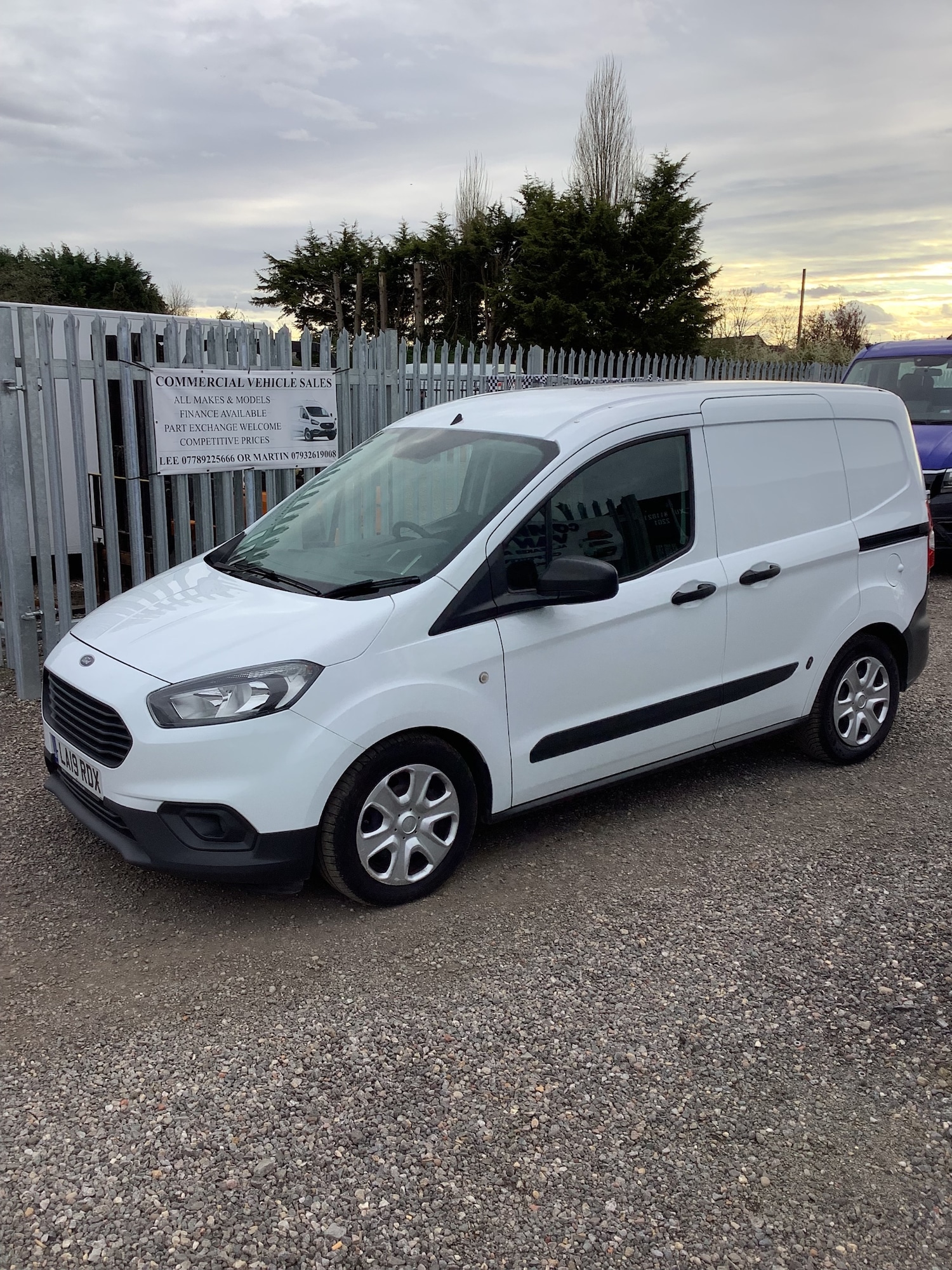Used Ford Transit Courier 2019 for sale - 78032055: Photo 2