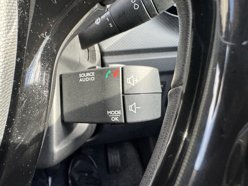 Used Renault Captur for sale - 77258505: Photo 28