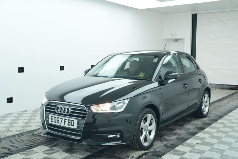 Used Audi A1 for sale - 77368300: Photo 2