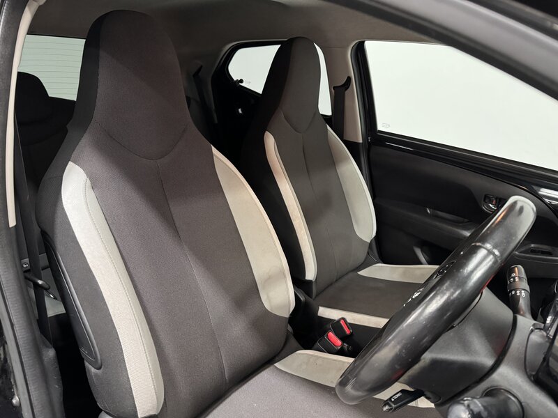 Used Toyota AYGO 2018 for sale - 77457956: Photo 16