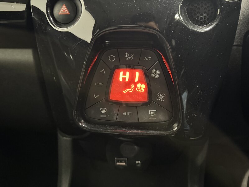 Used Toyota AYGO 2018 for sale - 77457956: Photo 20