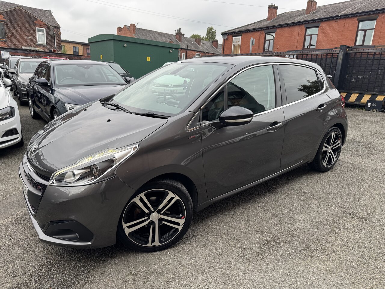 Used Peugeot 208 2018 for sale - 77258493: Photo 2