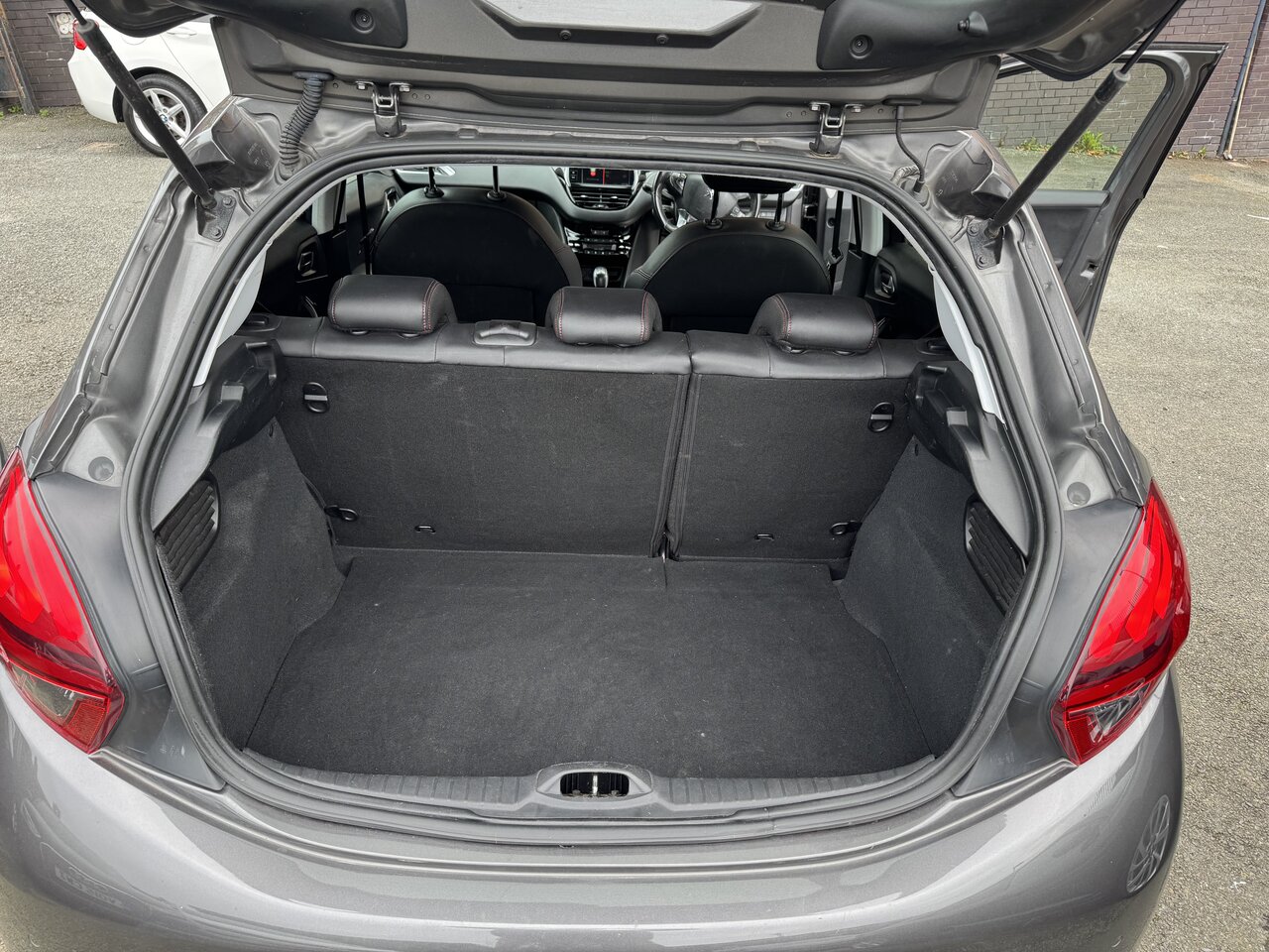 Used Peugeot 208 2018 for sale - 77258493: Photo 28