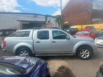 Used Nissan Navara 2010 for sale - 79625673: Photo