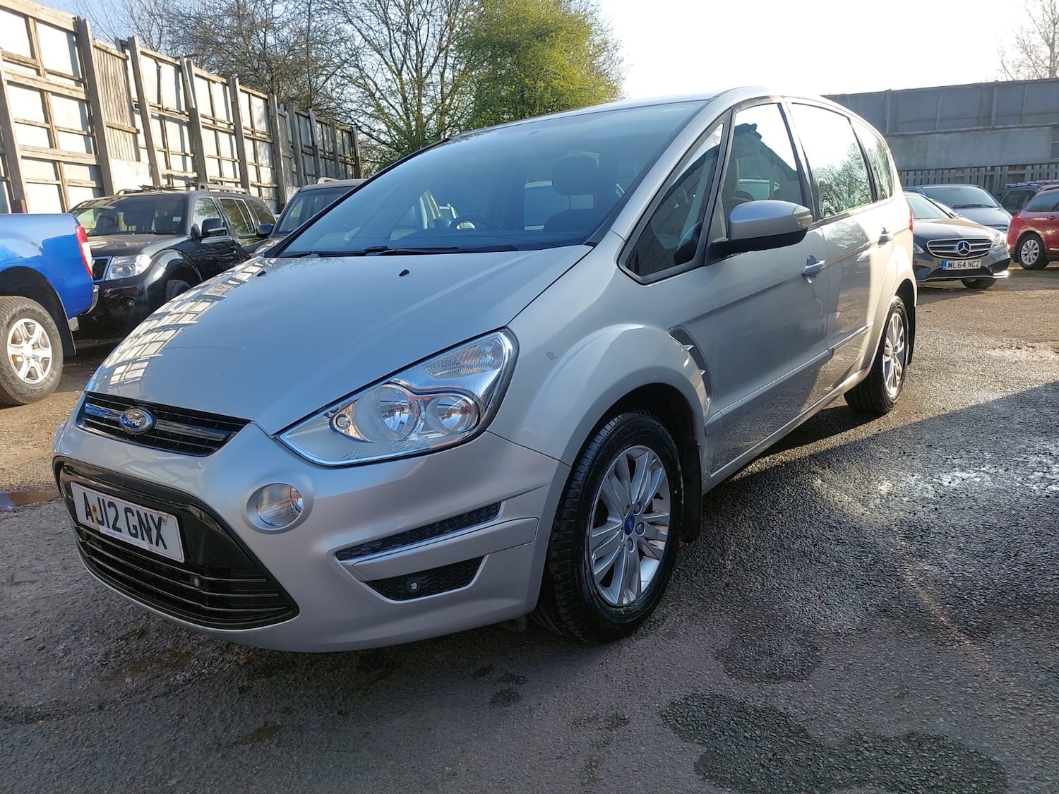 Used Ford S-Max 2012 for sale - 77974663: Photo 2
