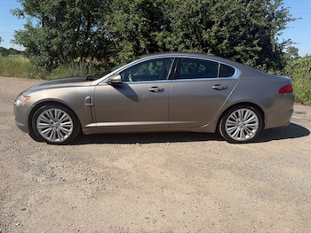 Used Jaguar XF 2010 for sale - 79019663: Photo