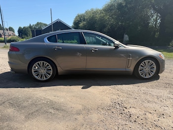 Used Jaguar XF 2010 for sale - 79019663: Photo