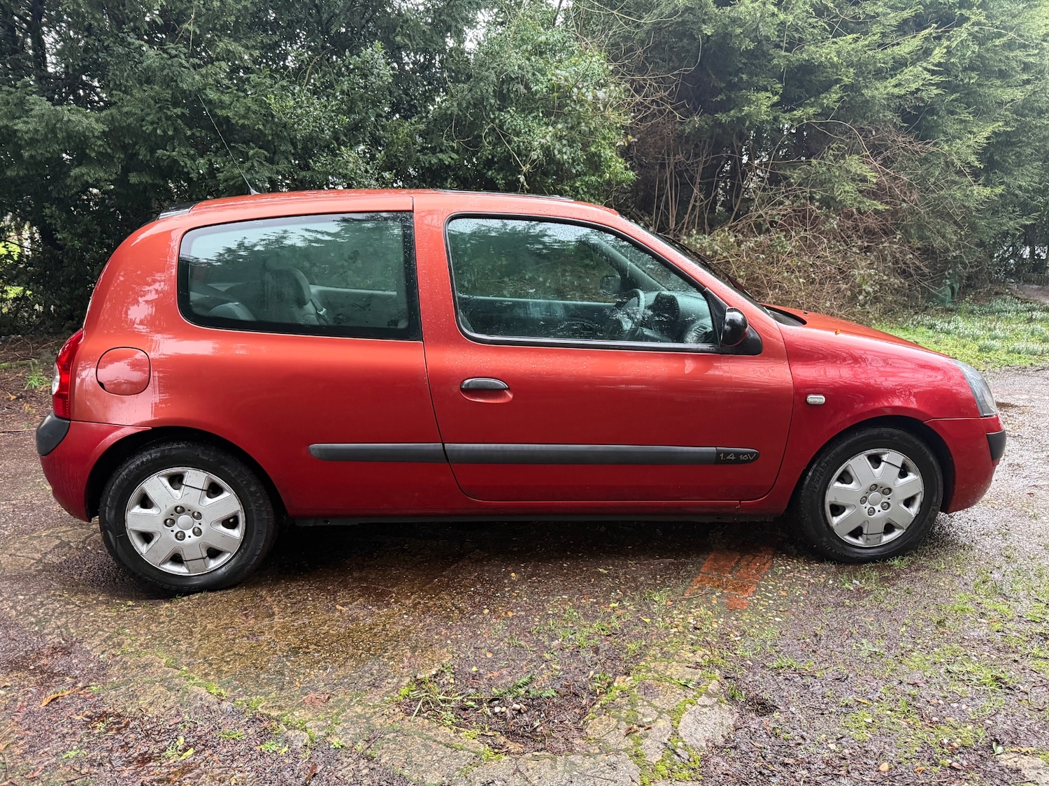 Used Renault Clio 2004 for sale - 77563432: Photo 2