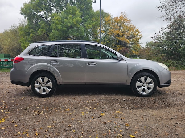 Used Subaru Outback 2011 for sale - 76316568: Photo 2