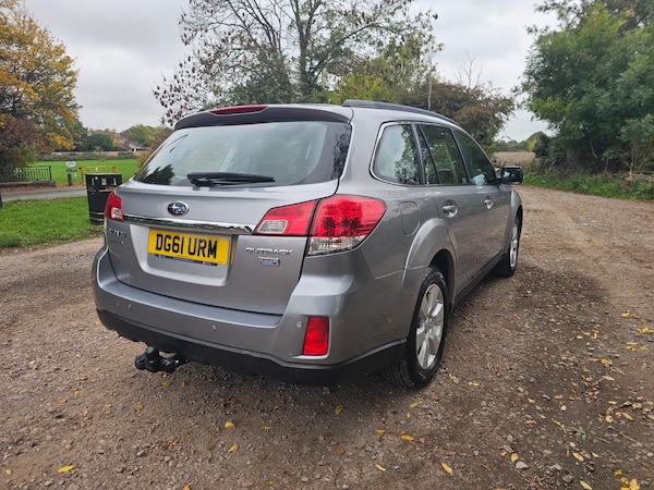 Used Subaru Outback 2011 for sale - 76316568: Photo 8