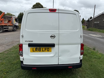 Used Nissan NV200 2018 for sale - 75468122: Photo