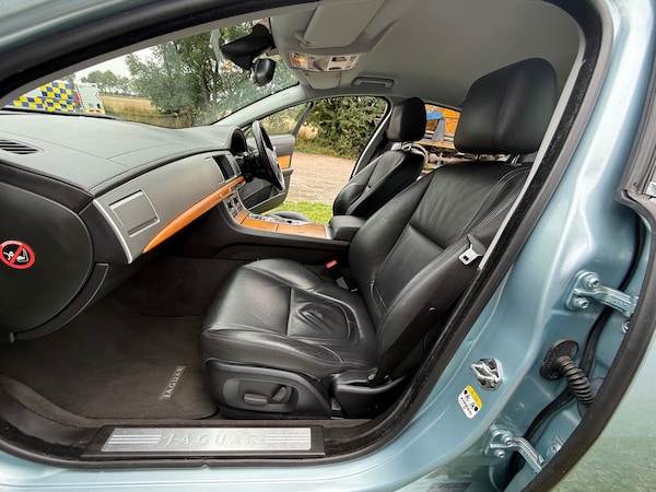 Used Jaguar XF 2012 for sale - 75344176: Photo 14