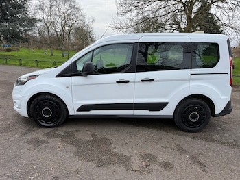 Used Ford Tourneo Connect 2016 for sale - 77590822: Photo