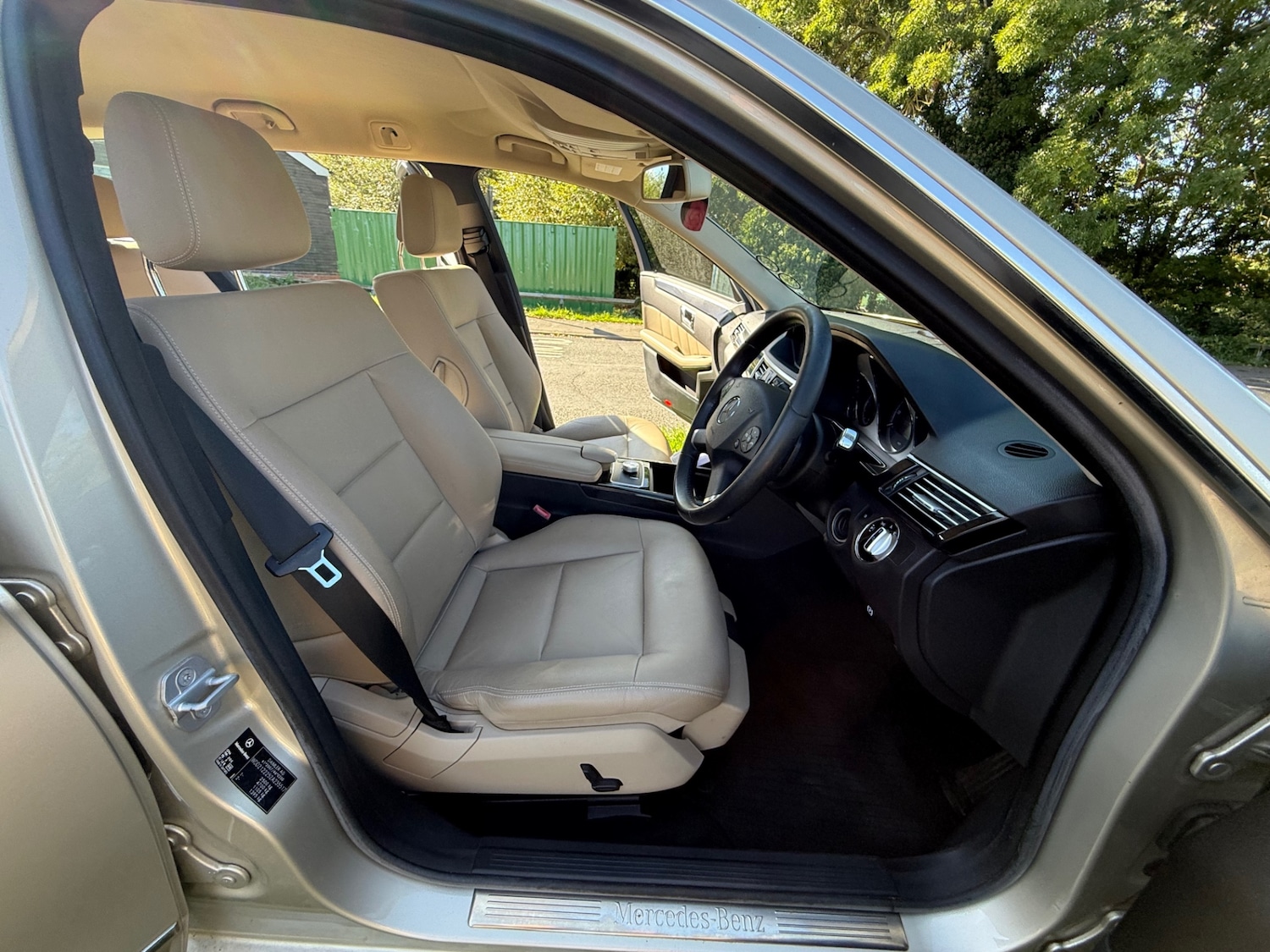 Used Mercedes-Benz E-Class 2010 for sale - 76022753: Photo 10