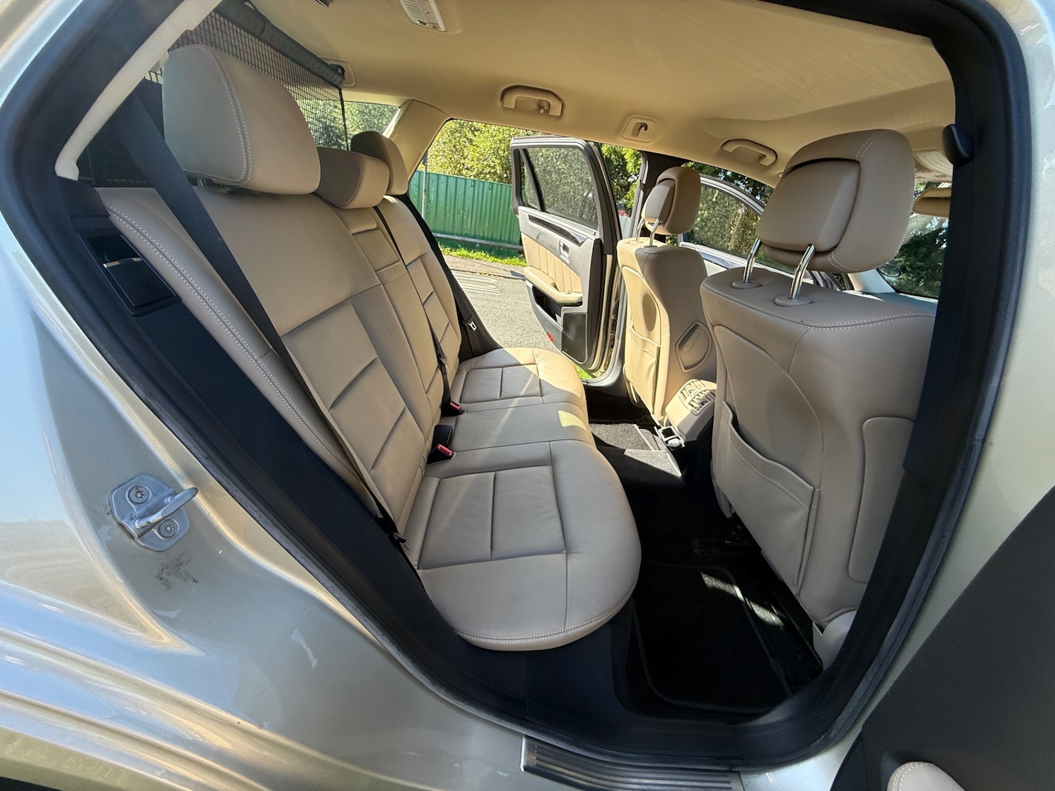 Used Mercedes-Benz E-Class 2010 for sale - 76022753: Photo 11