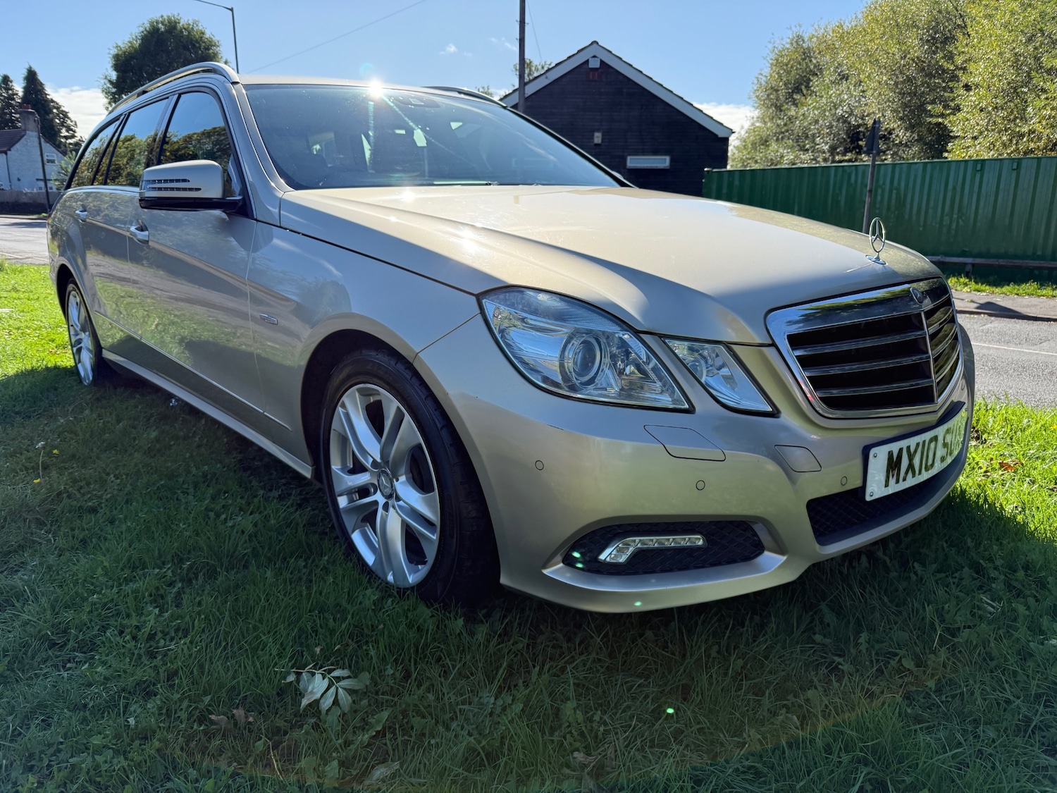 Used Mercedes-Benz E-Class 2010 for sale - 76022753: Photo 2