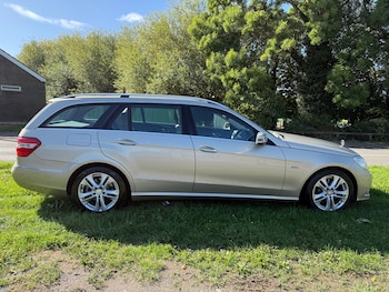 Used Mercedes-Benz E-Class 2010 for sale - 76022753: Photo
