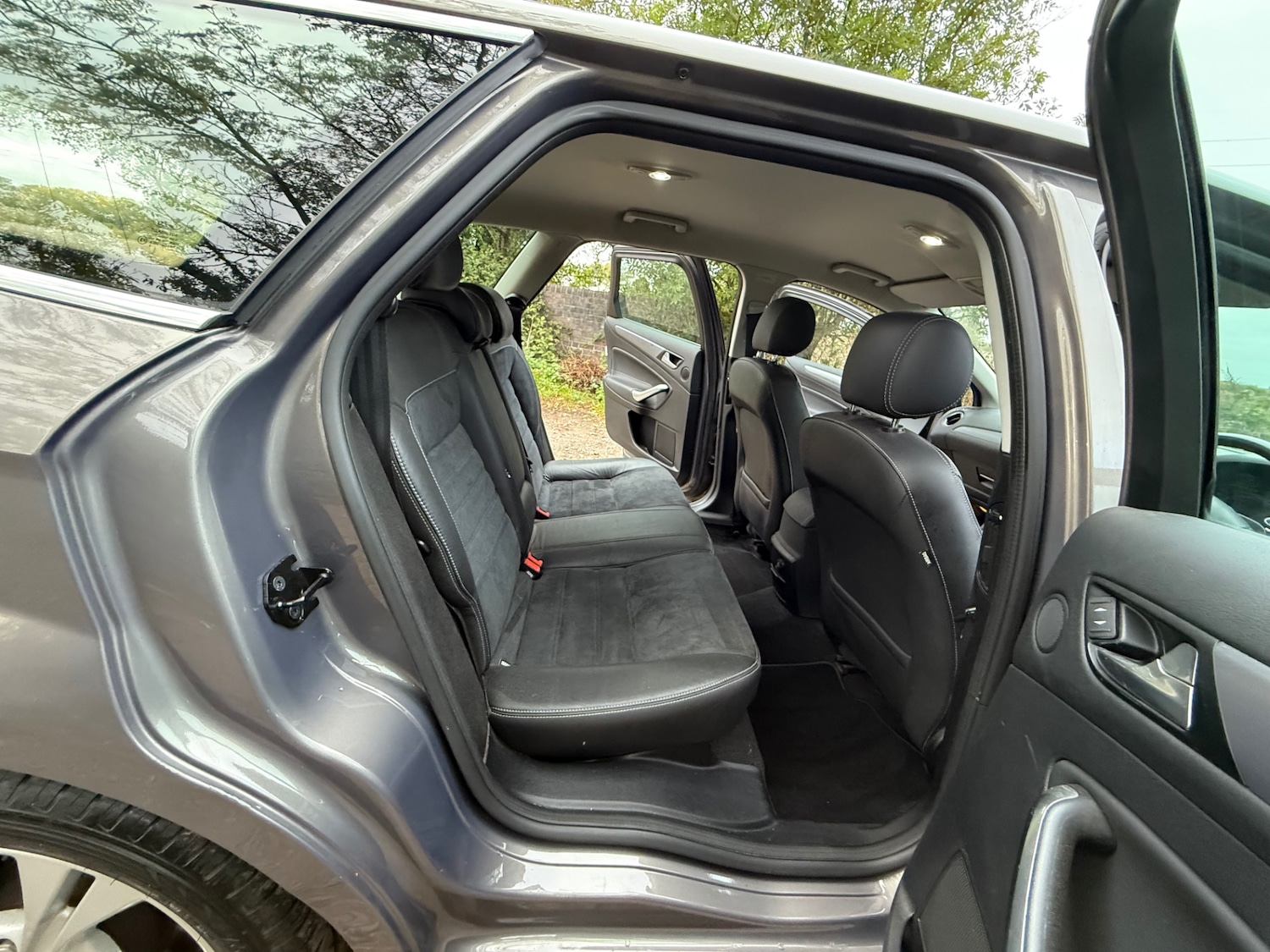 Used Ford Mondeo 2011 for sale - 76222205: Photo 11