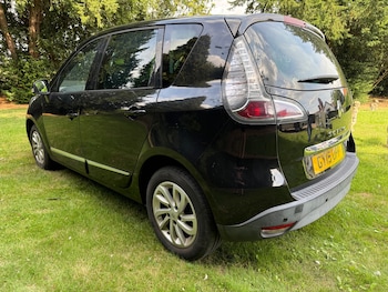 Used Renault Scenic 2015 for sale - 75409403: Photo