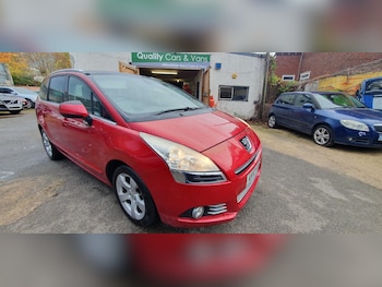 Used Peugeot 5008 2010 for sale - 76479571: Photo