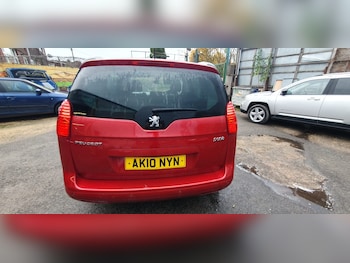 Used Peugeot 5008 2010 for sale - 76479571: Photo