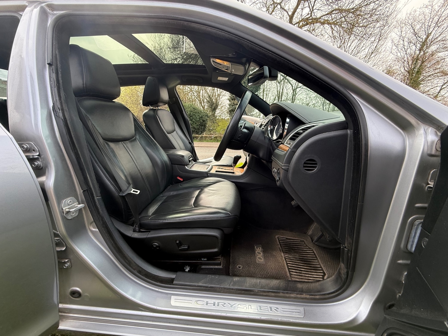 Used Chrysler 300C 2014 for sale - 77984148: Photo 14