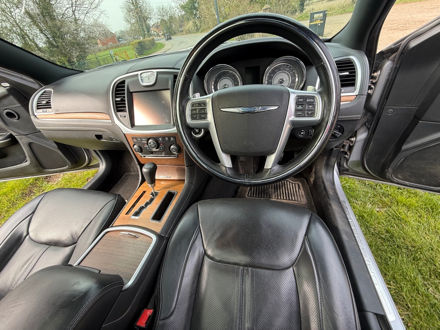 Used Chrysler 300C 2014 for sale - 77984148: Photo 15