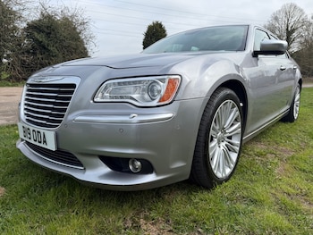 Used Chrysler 300C 2014 for sale - 77984148: Photo