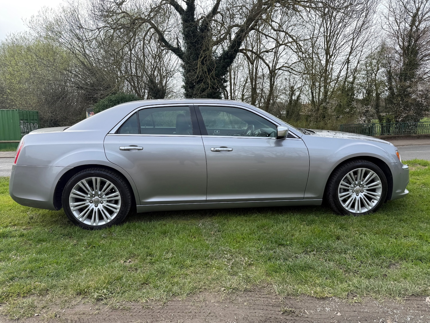 Used Chrysler 300C 2014 for sale - 77984148: Photo 4