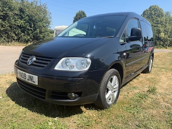 Used Volkswagen Caddy Maxi Life 2009 for sale - 79217839: Photo