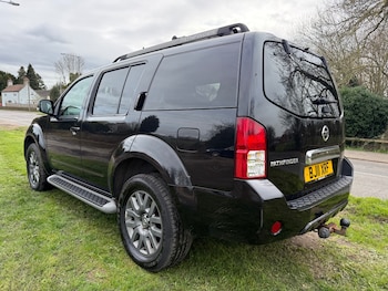 Used Nissan Pathfinder 2011 for sale - 77896597: Photo