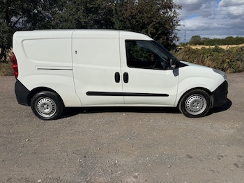 Used Vauxhall Combo 2017 for sale - 79448483: Photo