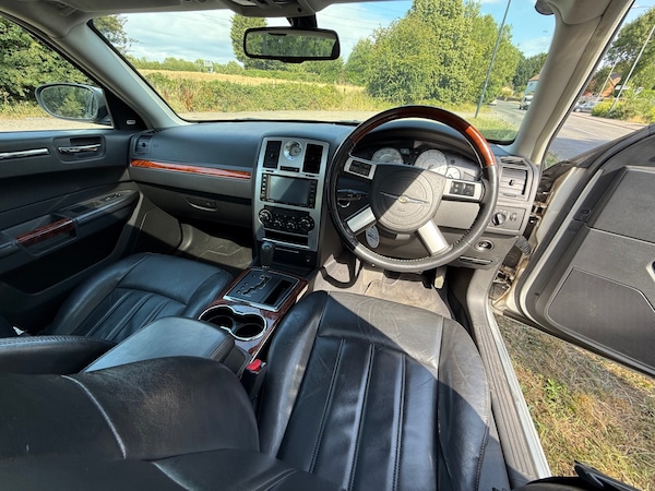 Used Chrysler 300C 2009 for sale - 75241511: Photo 14