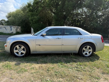 Used Chrysler 300C 2009 for sale - 75241511: Photo
