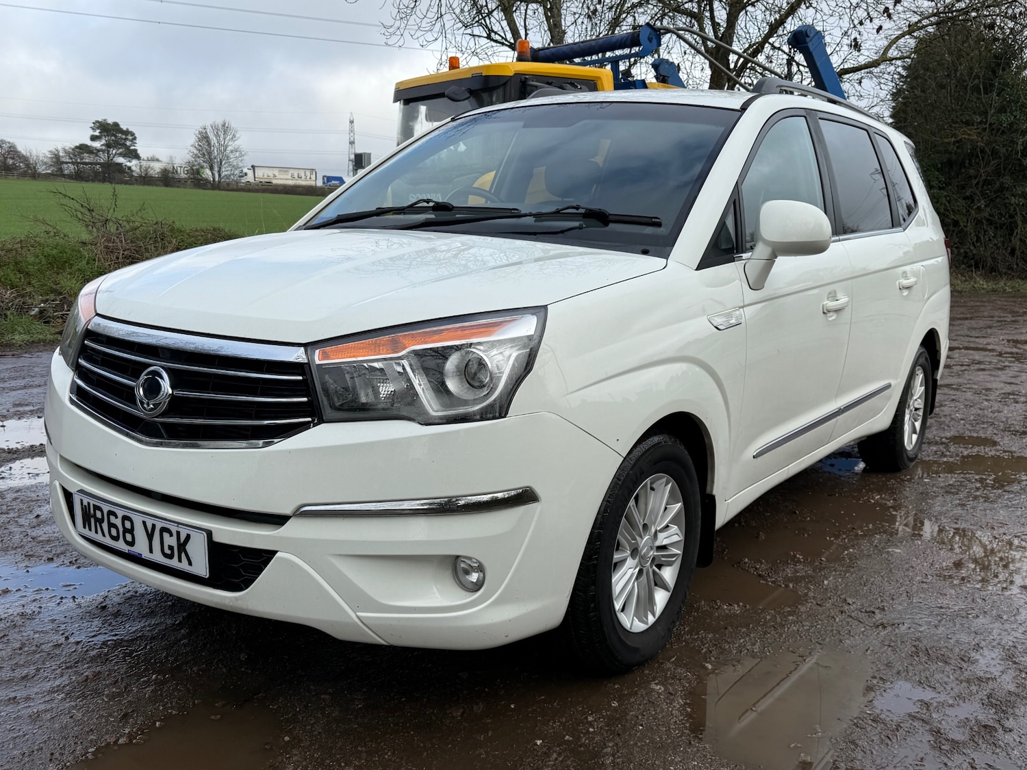 Used Ssangyong Turismo 2018 for sale - 77689342: Photo 2