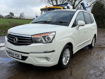 Used Ssangyong Turismo 2018 for sale - 77689342: Photo