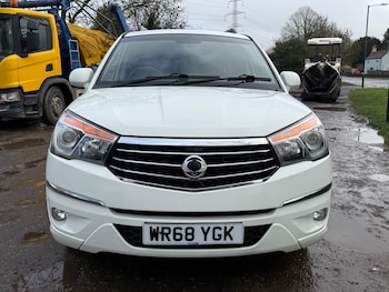 Used Ssangyong Turismo 2018 for sale - 77689342: Photo
