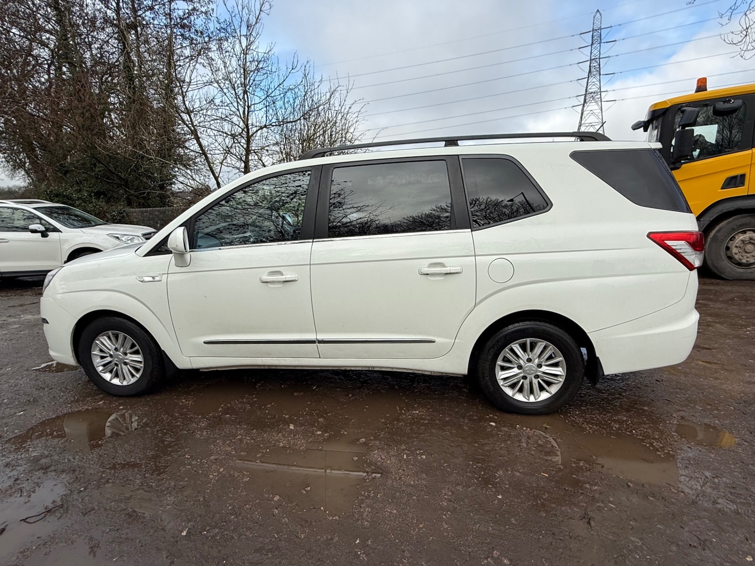 Used Ssangyong Turismo 2018 for sale - 77689342: Photo 7