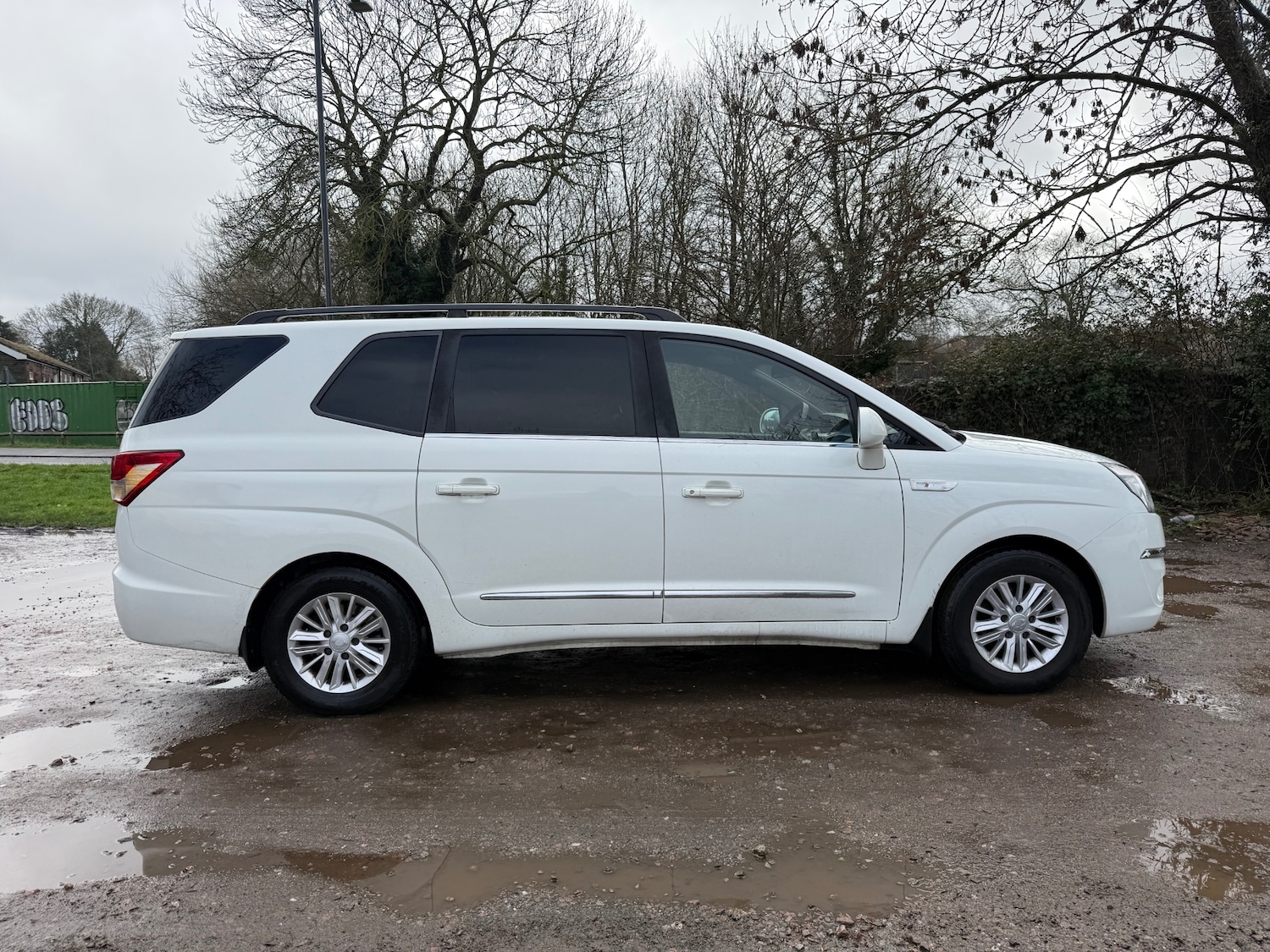 Used Ssangyong Turismo 2018 for sale - 77689342: Photo 8