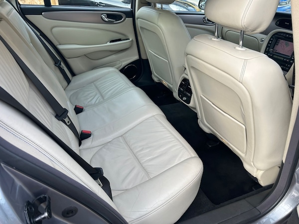Used Jaguar XJ 2009 for sale - 73490391: Photo 11