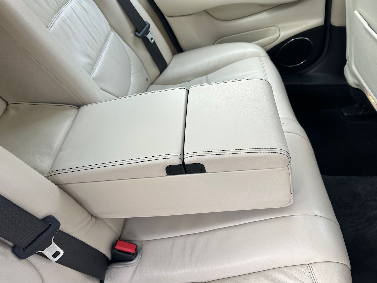 Used Jaguar XJ 2009 for sale - 73490391: Photo 16