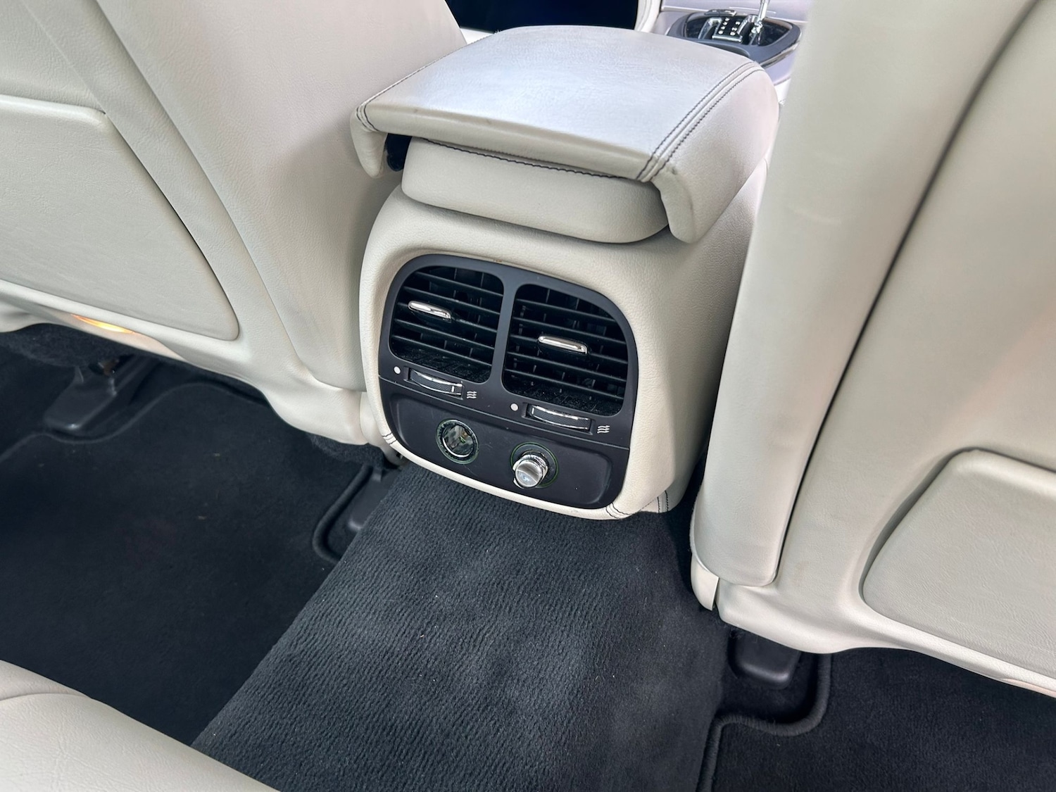 Used Jaguar XJ 2009 for sale - 73490391: Photo 17