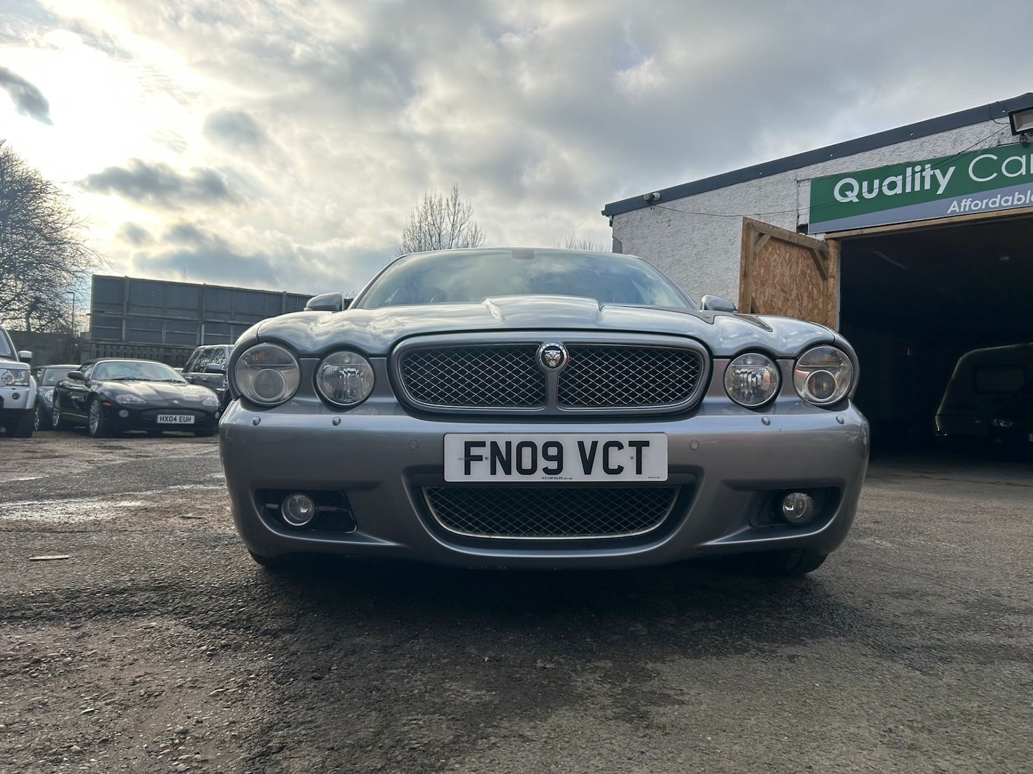 Used Jaguar XJ 2009 for sale - 73490391: Photo 2