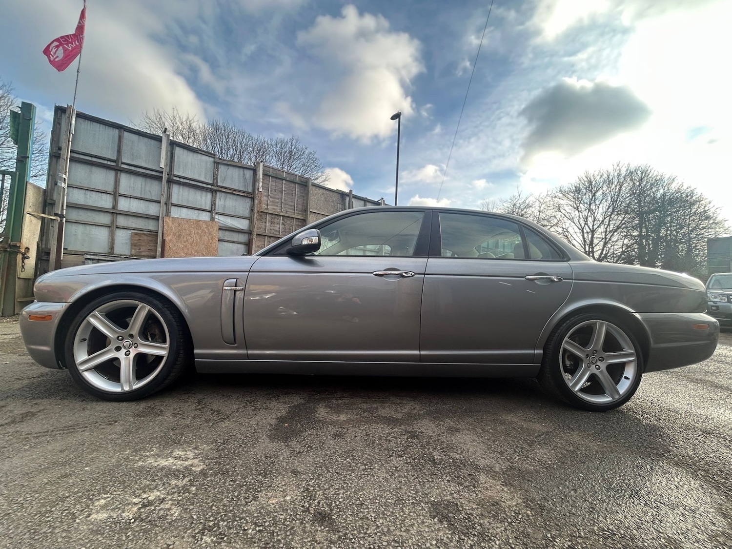 Used Jaguar XJ 2009 for sale - 73490391: Photo 4