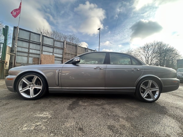 Used Jaguar XJ 2009 for sale - 73490391: Photo 4