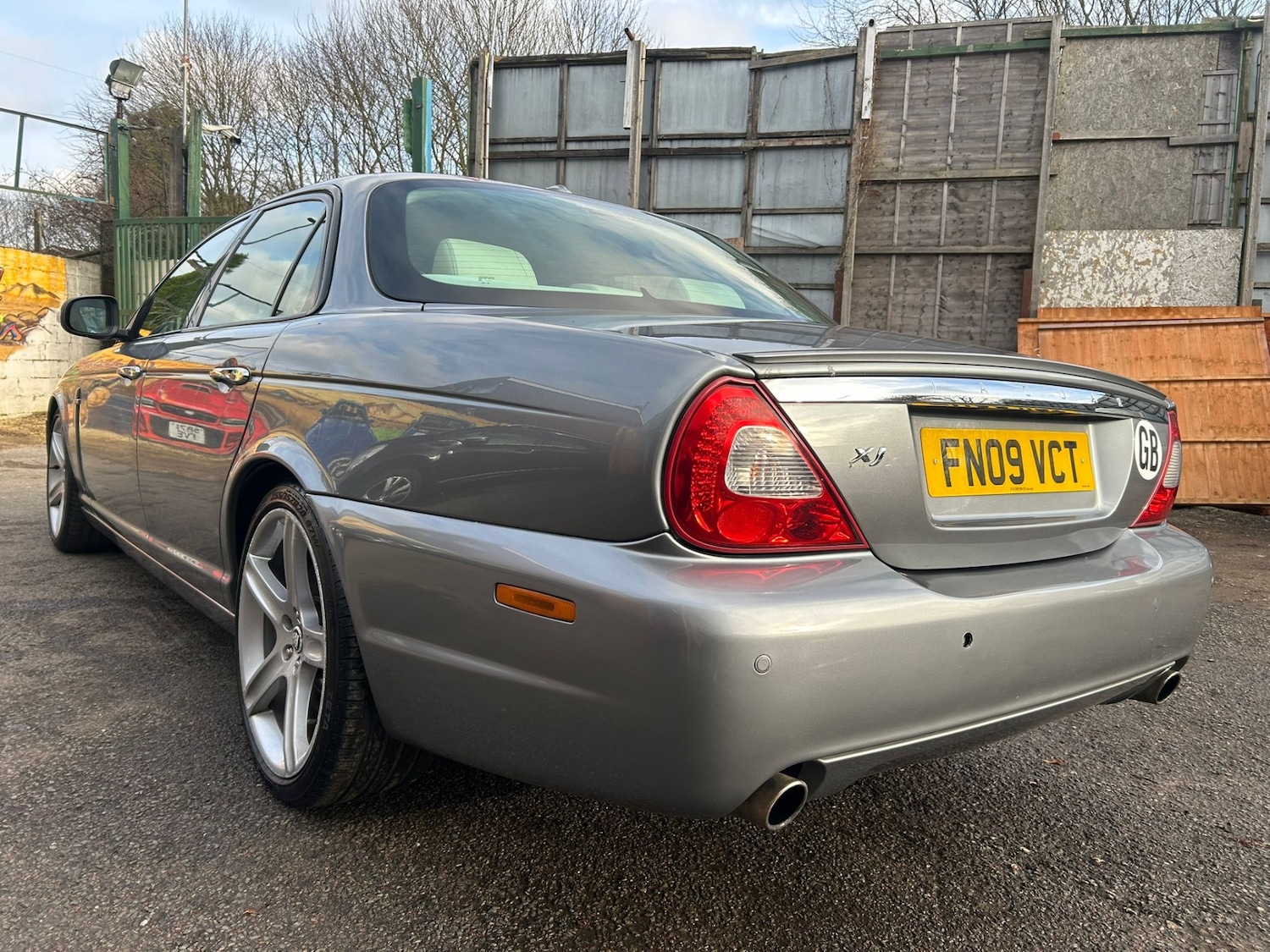 Used Jaguar XJ 2009 for sale - 73490391: Photo 5