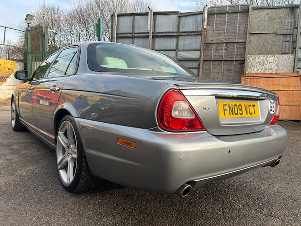 Used Jaguar XJ 2009 for sale - 73490391: Photo 5